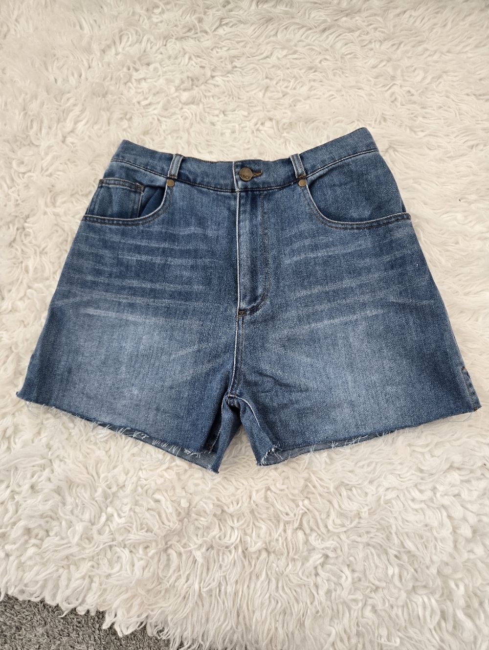 SOUTHERN SHIRT COMPANY High Rise Elastic Back Waist Shorts. Size Medium